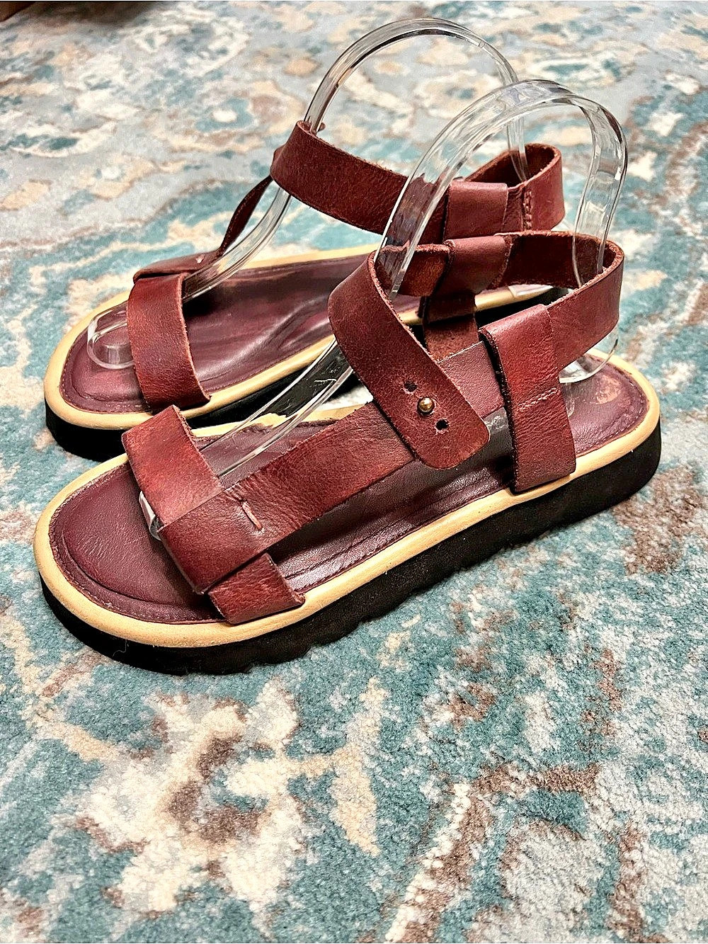 Free people Burgandy strappy sandals. - Picture 2 of 7